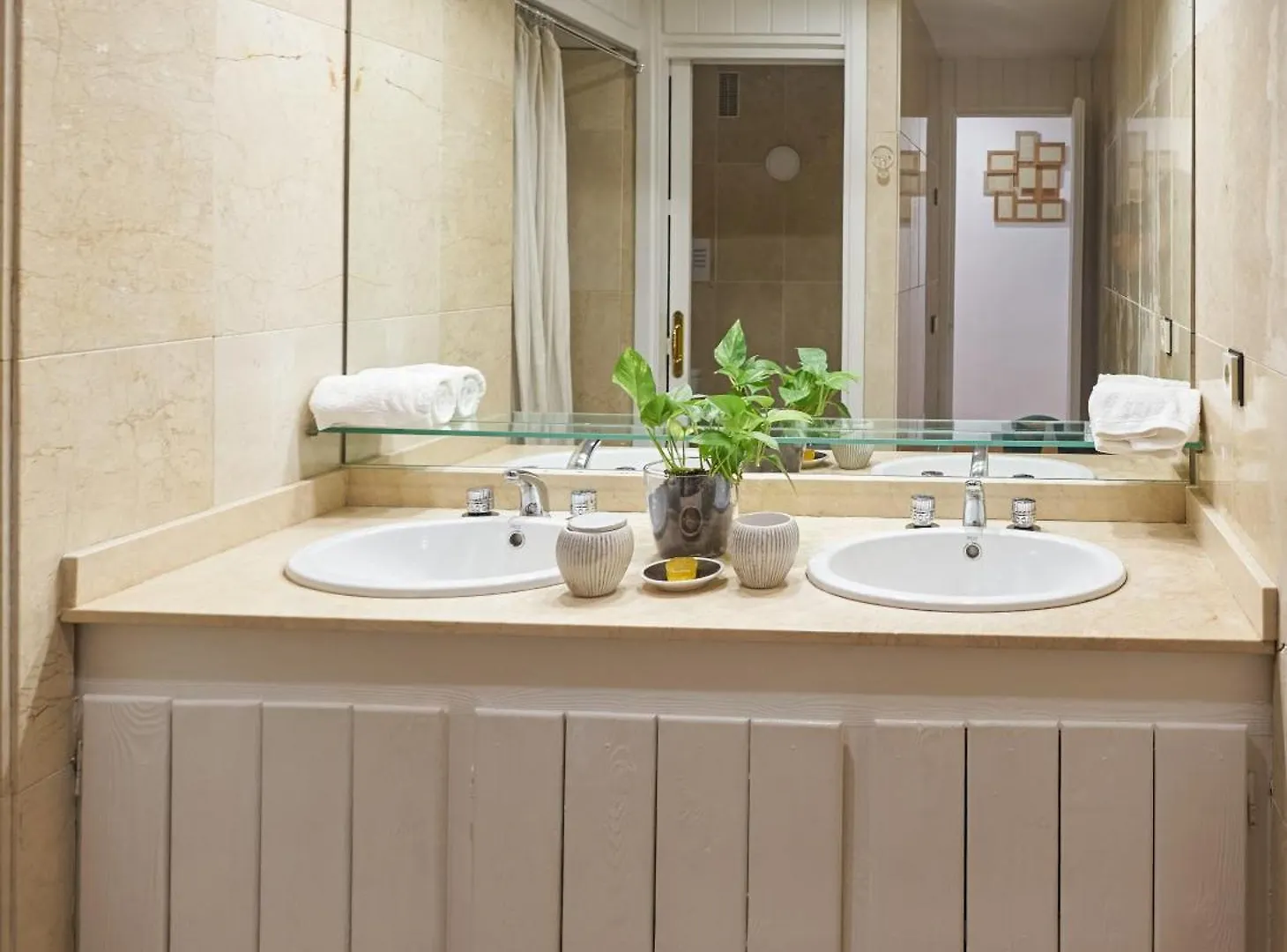 Homestay Luxury 3 Bed Flat - Beachfront In Puerto Banus Marbella Spain